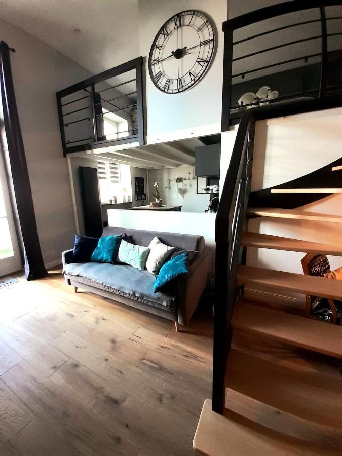 Charmant Studio En Duplex Esprit Loft Avec Balcon Vue Mer, Et Piscine Exterieure 르크로아시 외부 사진